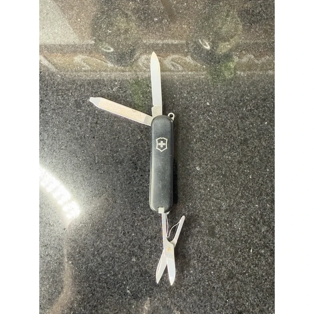 Victorinox Swiss Army 58mm Classic SD Black Pocket Knife